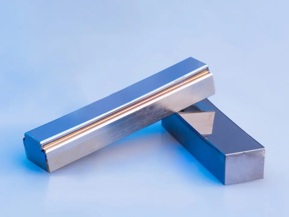 Dual-band CO2 laser coating